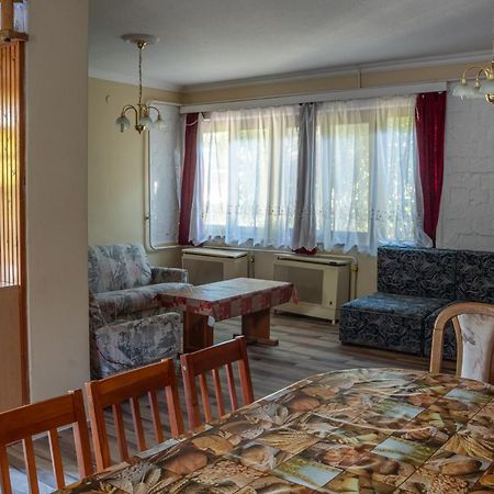 Pavai Apartman Hajdúszoboszló Exteriör bild